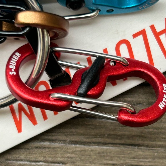 🆕⚒️Nite Ize Aluminum Keyring Locker S-Biner - Carabiner Keychain - multi… - Picture 8 of 16